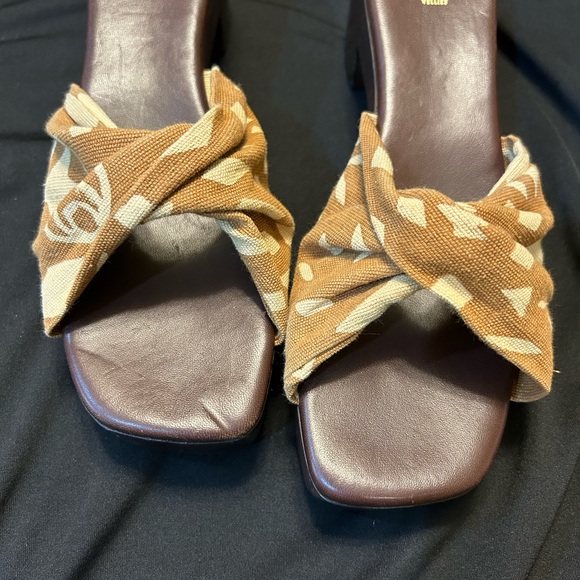 BROTHER VELLIES
Balabou Canvas Platform Sandals size 8 - Picture 3 of 9